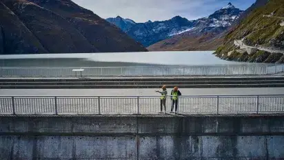 Schweizer Personalvorsorge: Energy infrastructure assets as a historic investment opportunity - desktop